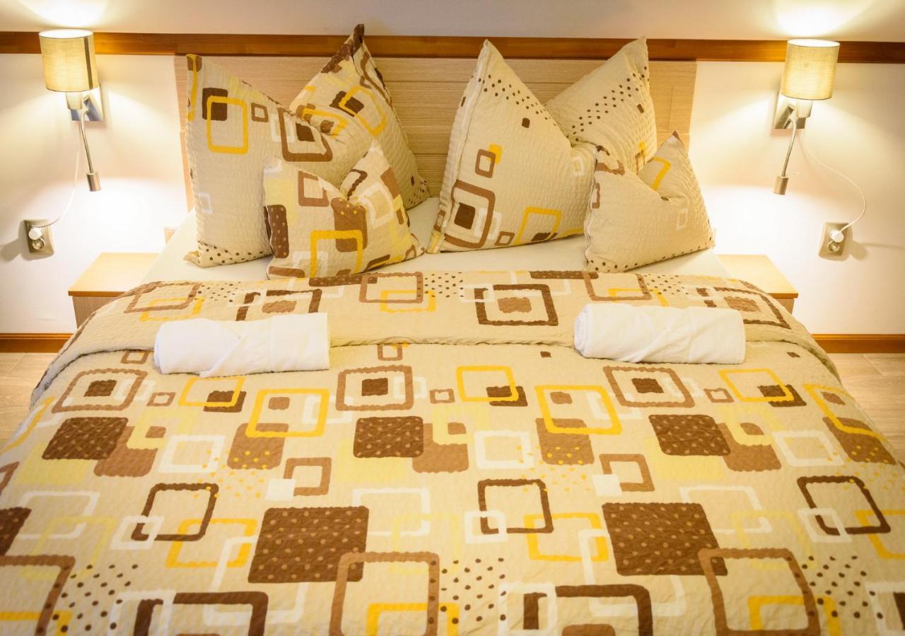 Tulipan Vendeghaz Hotell Orvenyes Eksteriør bilde