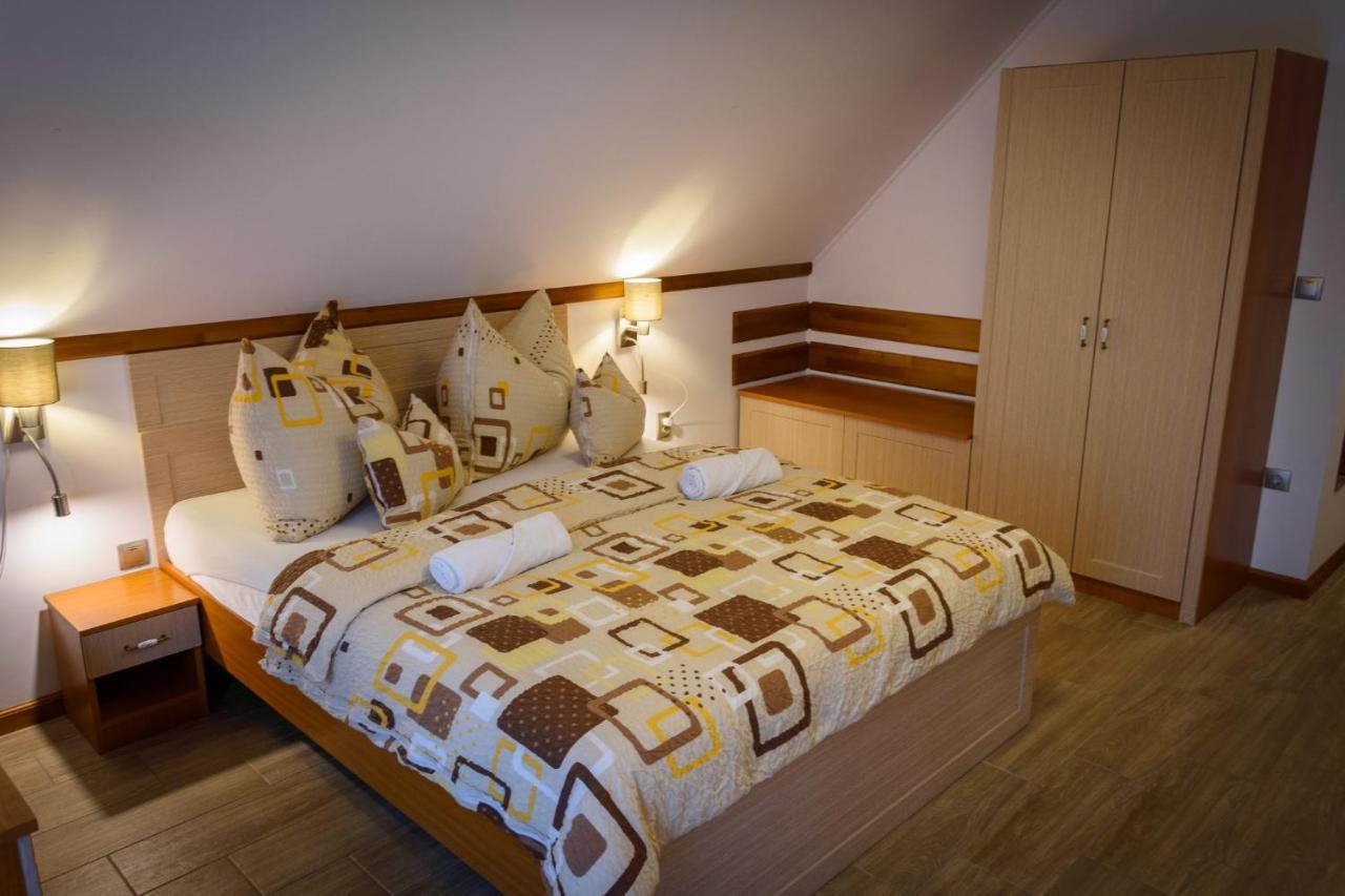 Tulipan Vendeghaz Hotell Orvenyes Eksteriør bilde